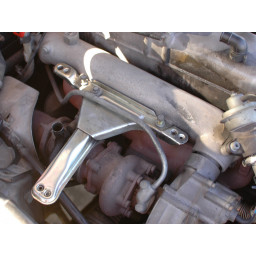Замена кронштейна корпуса воздухоочистителя Mercedes W123 Turbo