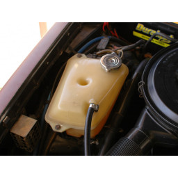Как проверить уровень охлаждающей жидкости в вашем Turbo Diesel Mercedes W123